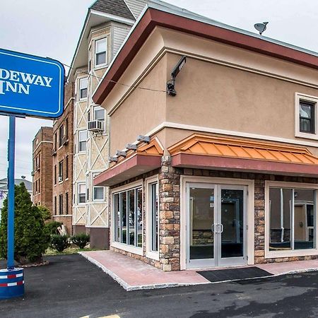 Belleville Rodeway Inn מראה חיצוני תמונה