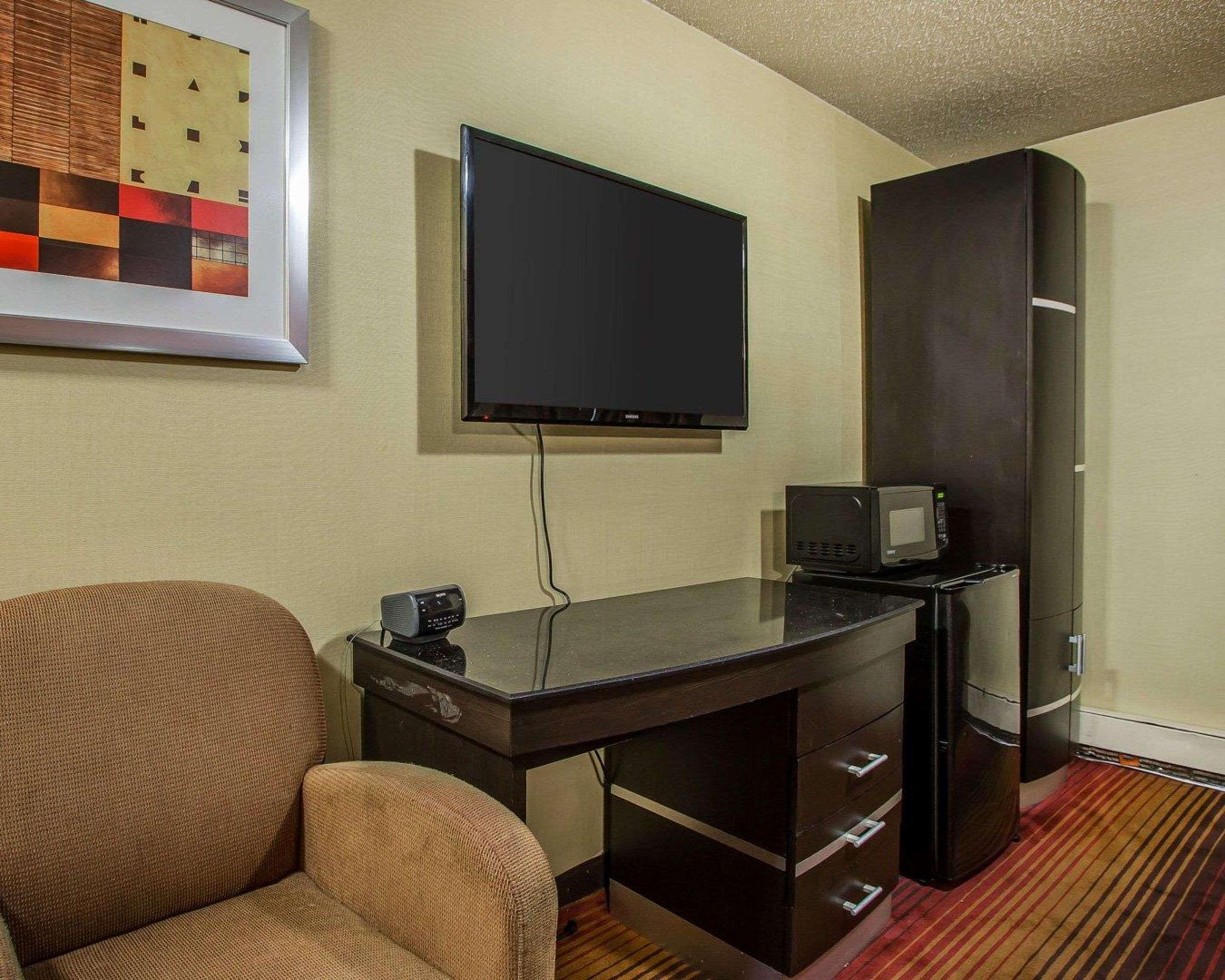 Belleville Rodeway Inn מראה חיצוני תמונה