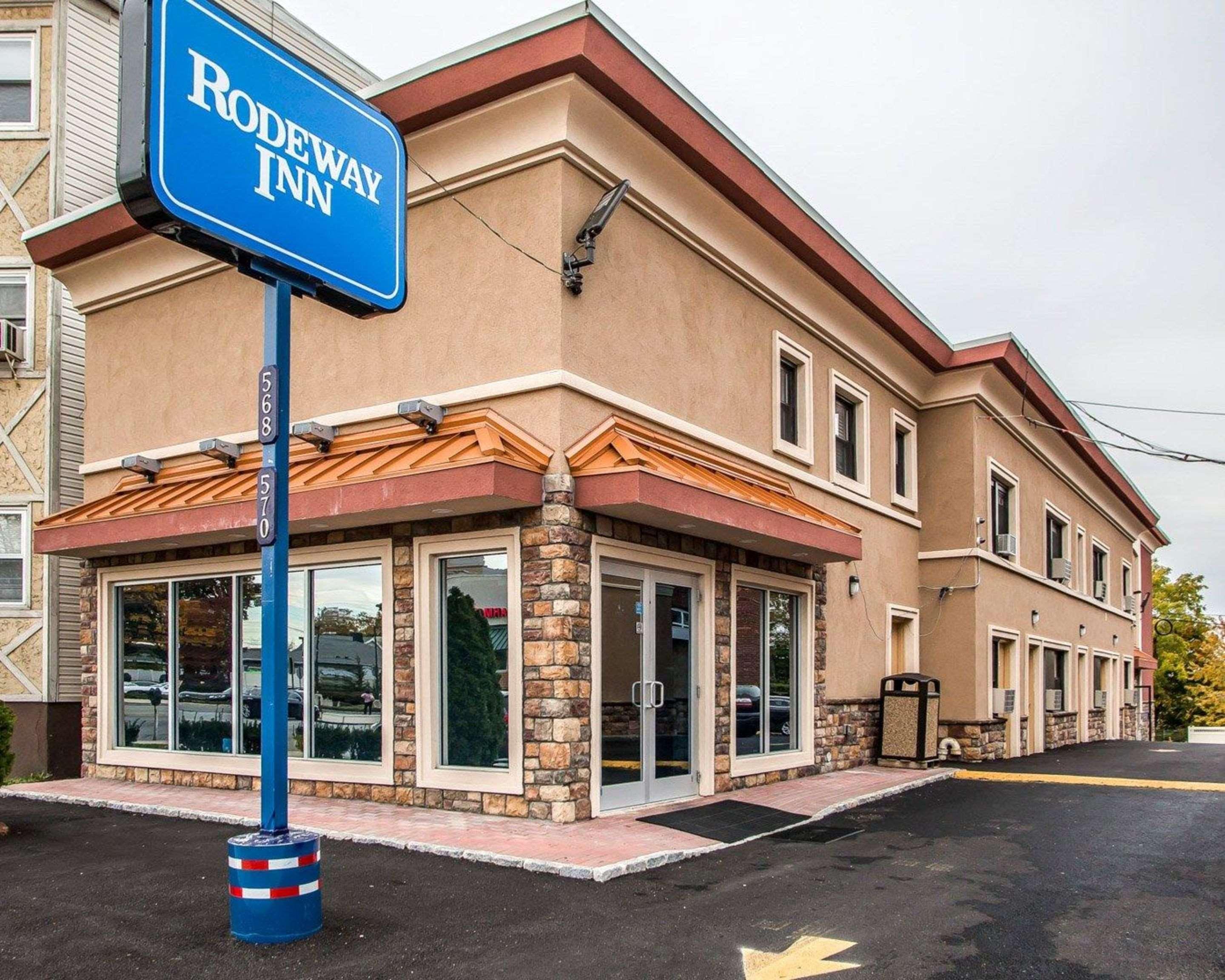 Belleville Rodeway Inn מראה חיצוני תמונה