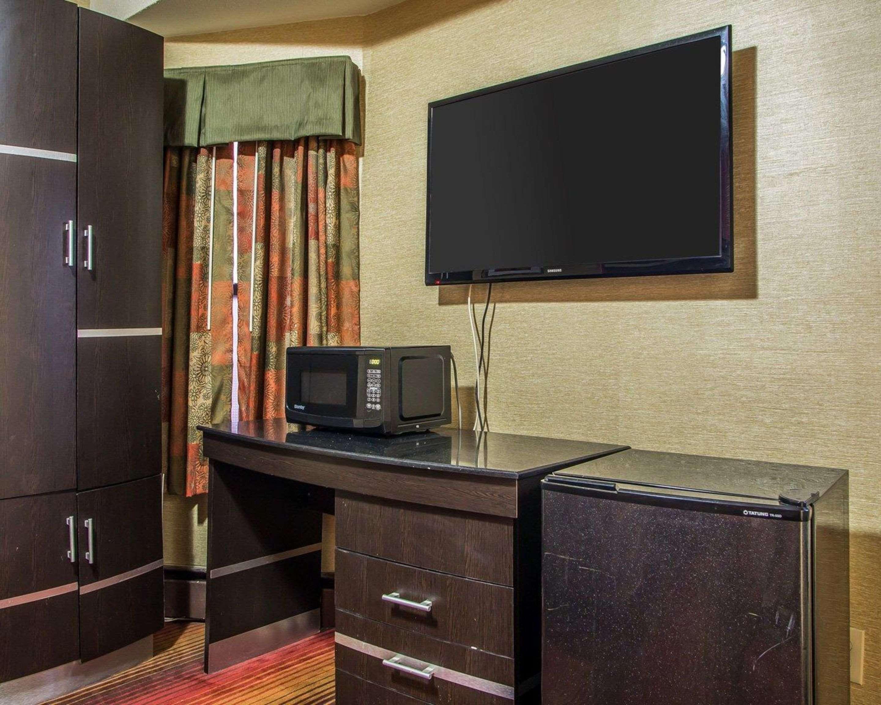 Belleville Rodeway Inn מראה חיצוני תמונה