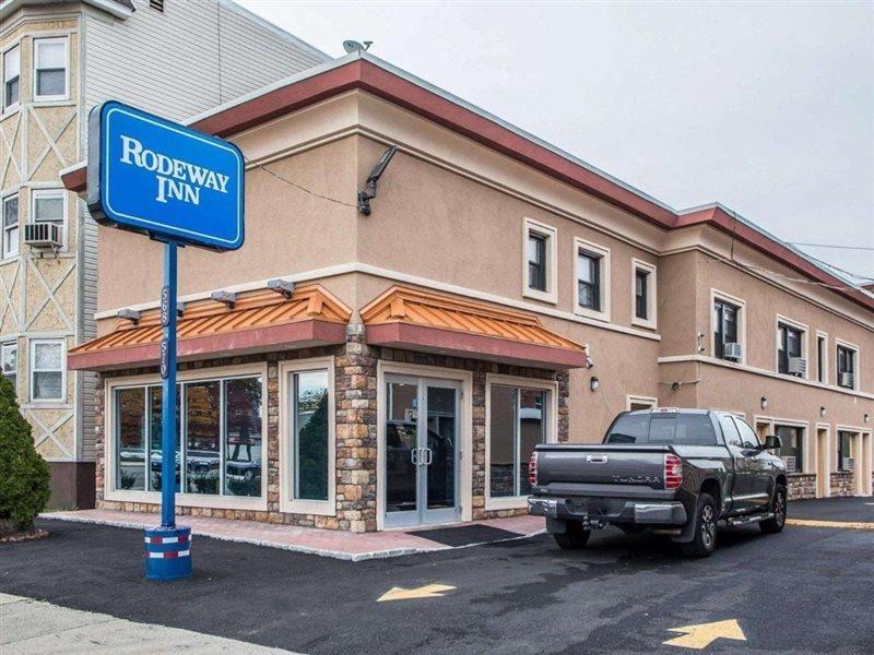 Belleville Rodeway Inn מראה חיצוני תמונה