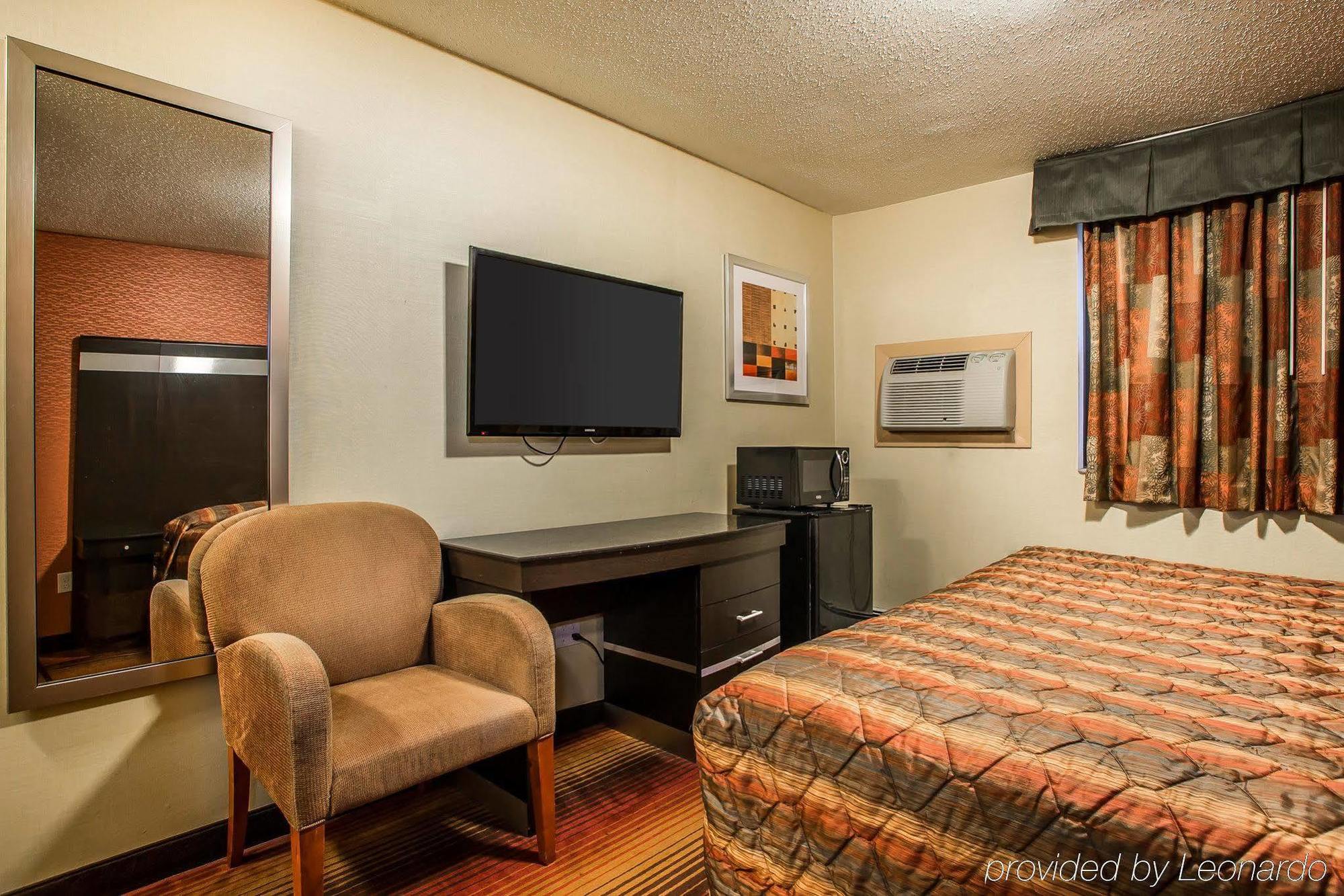 Belleville Rodeway Inn מראה חיצוני תמונה