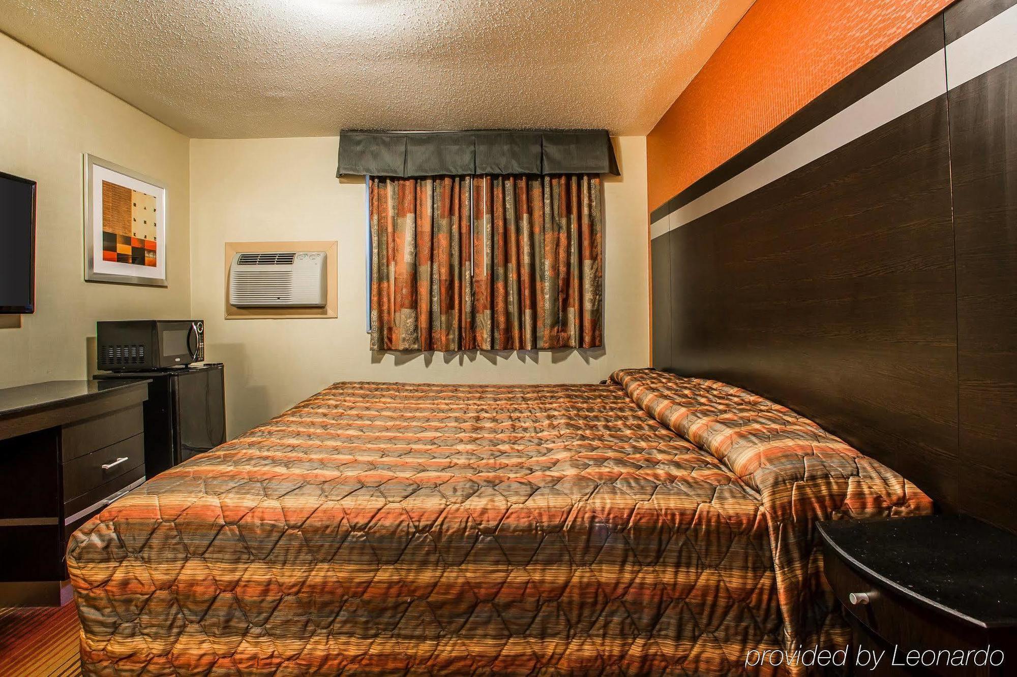 Belleville Rodeway Inn מראה חיצוני תמונה