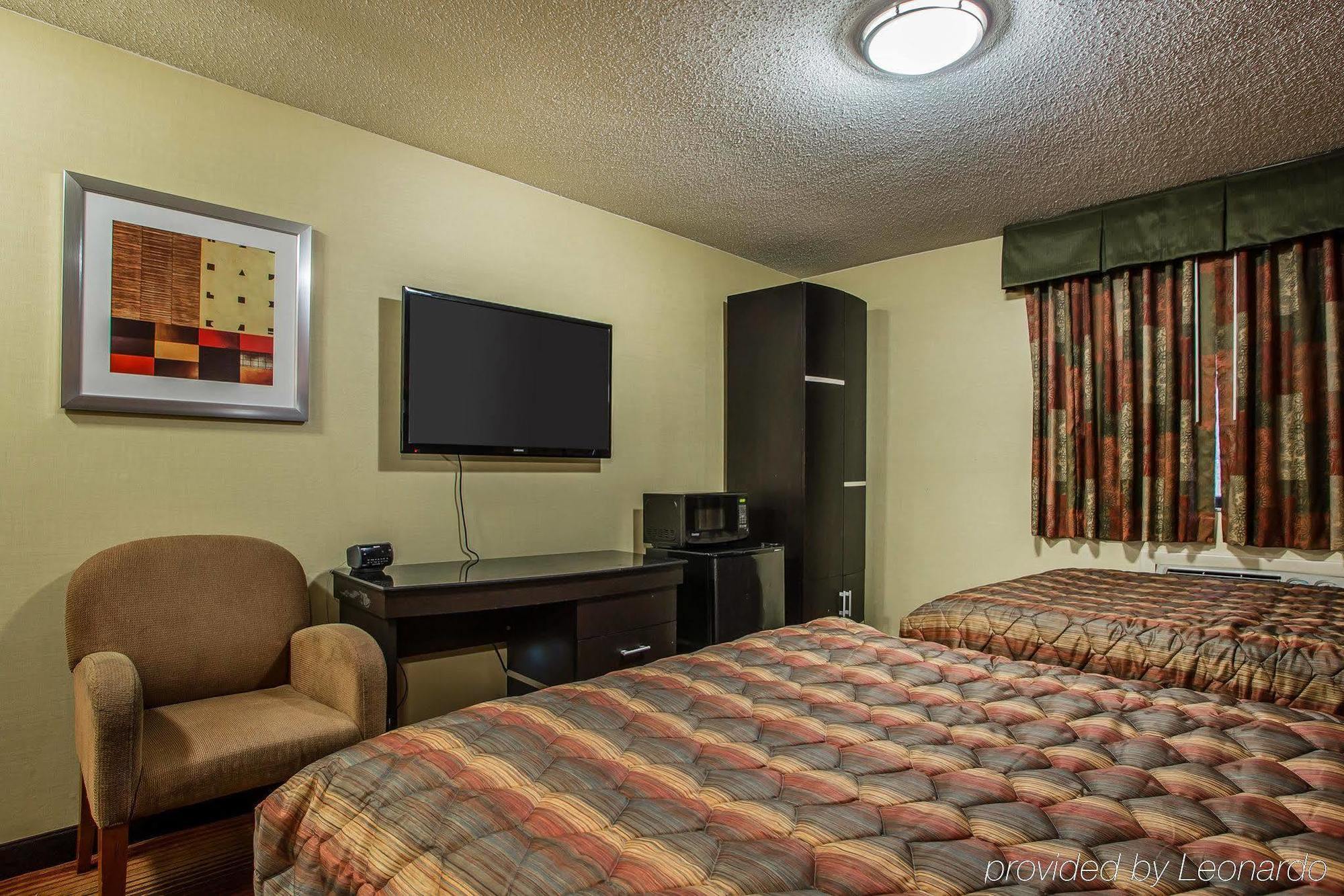 Belleville Rodeway Inn מראה חיצוני תמונה