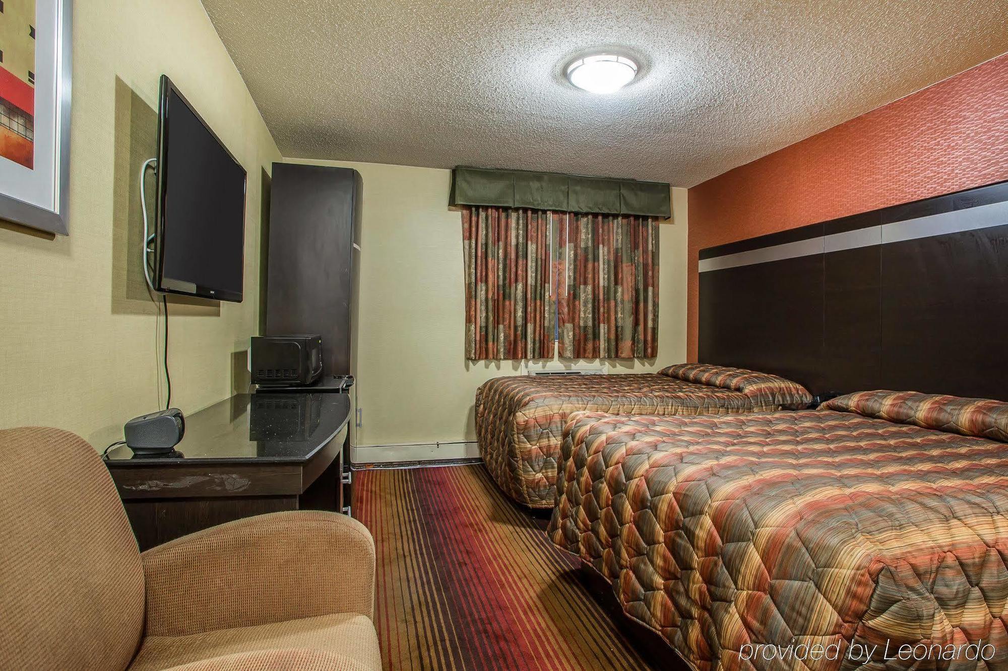 Belleville Rodeway Inn מראה חיצוני תמונה