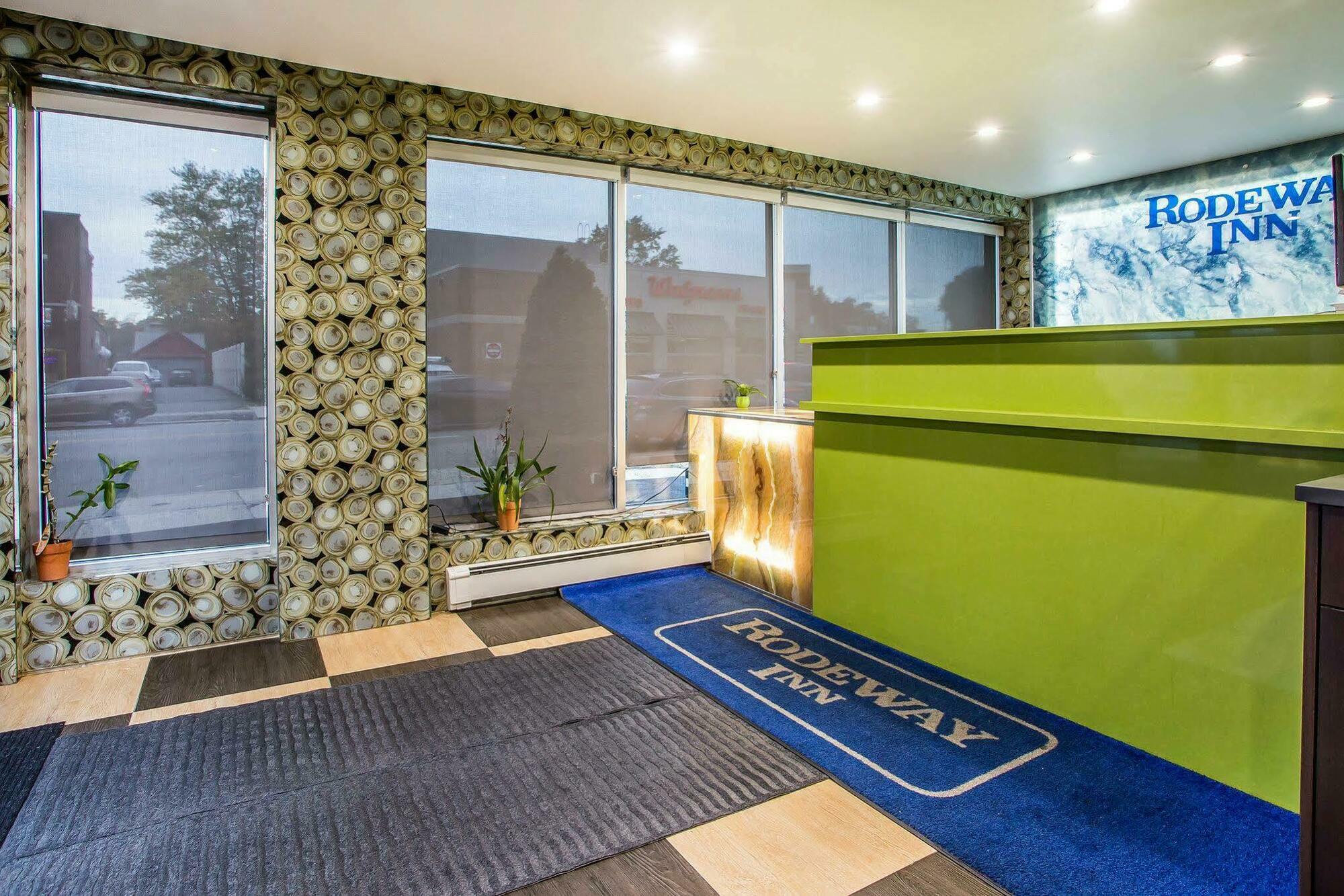 Belleville Rodeway Inn מראה חיצוני תמונה