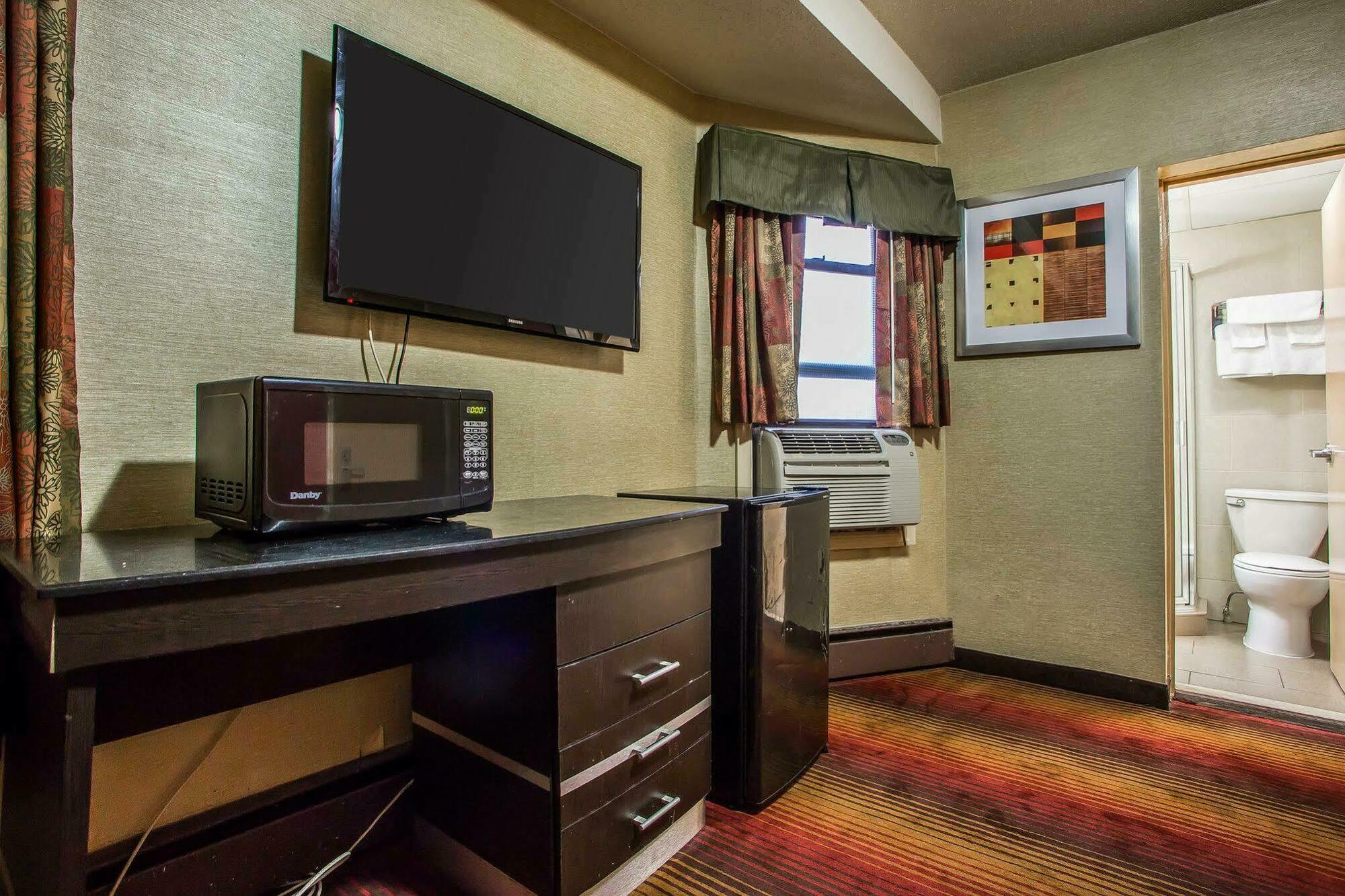 Belleville Rodeway Inn מראה חיצוני תמונה